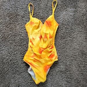 Newport News sun streak sunflower vintage bathing suit size 6 Woman's Yellow
